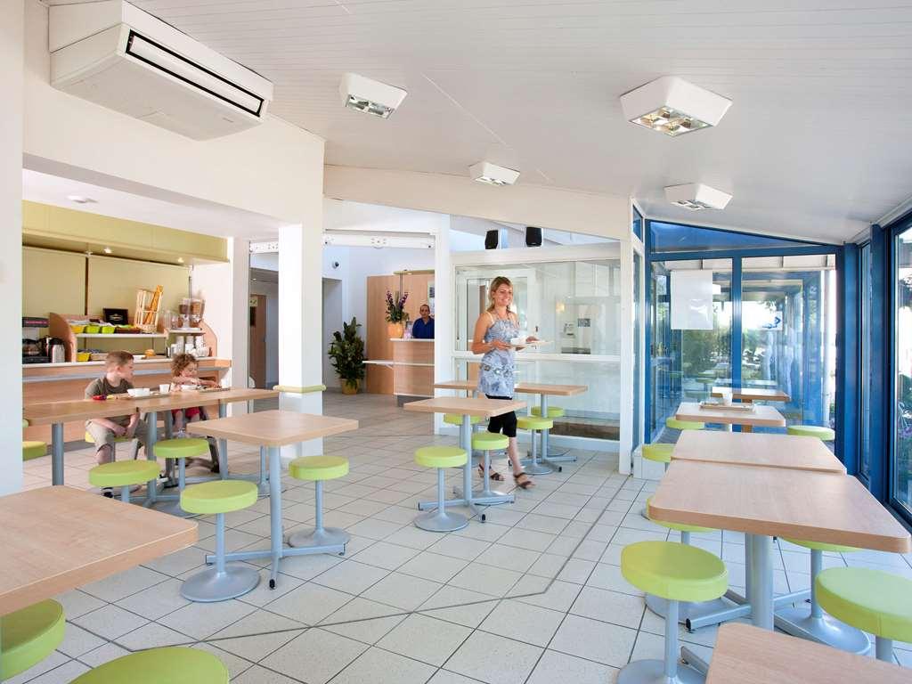 Ibis Budget Lyon Est Saint Quentin Fallavier Restaurant photo