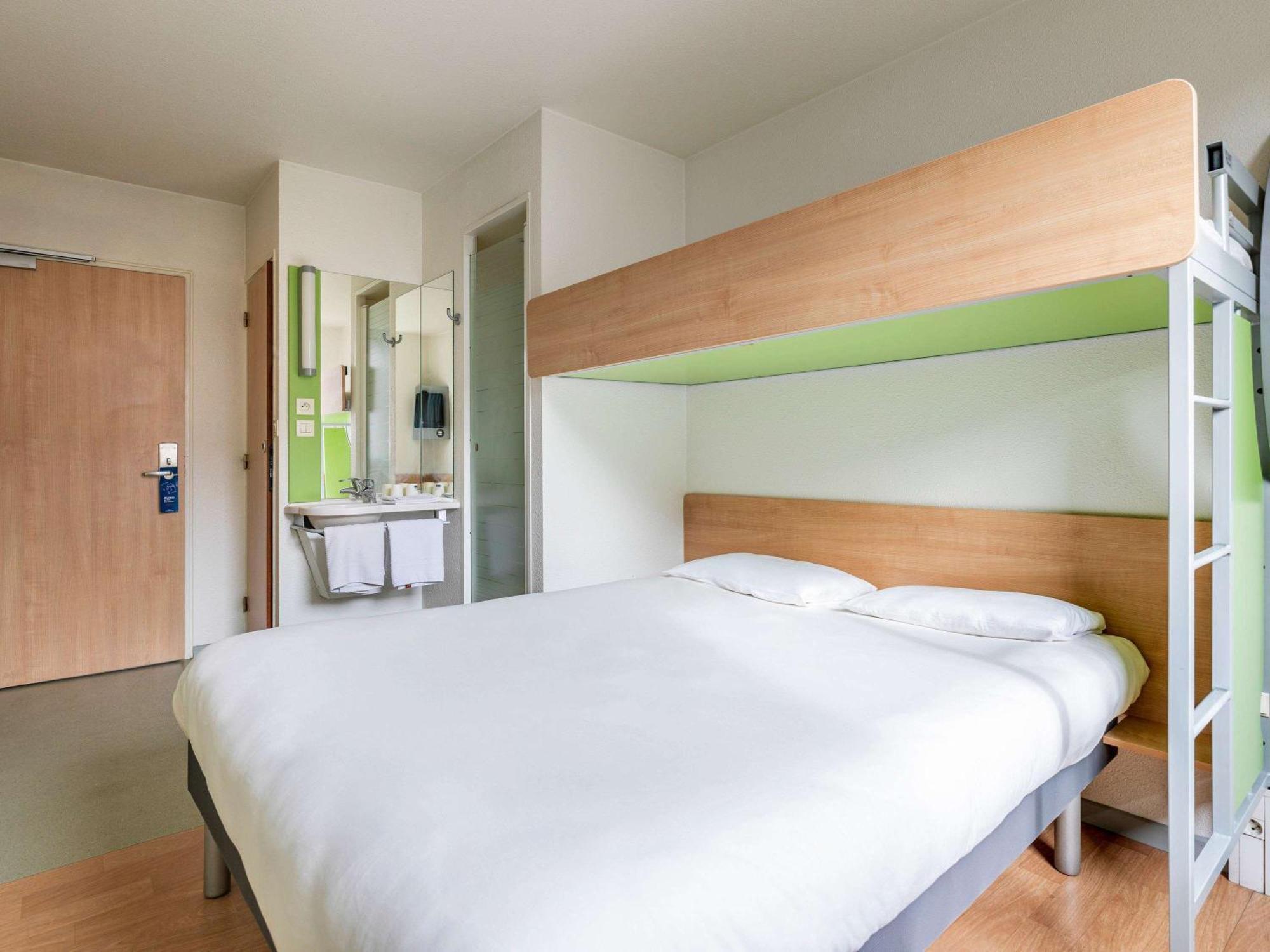 Ibis Budget Lyon Est Saint Quentin Fallavier Exterior photo